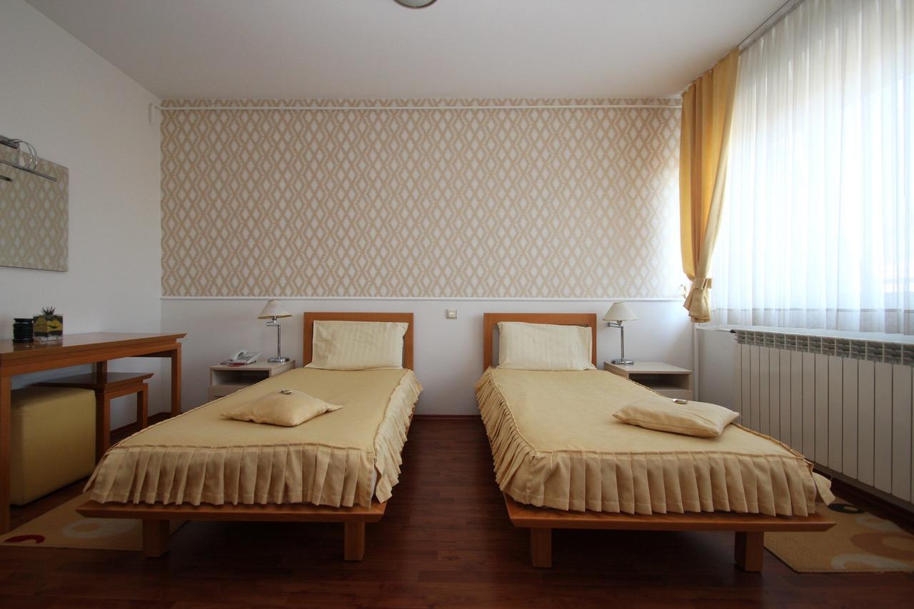 Garni Hotel Belvedere Lux Kraljevo Kültér fotó